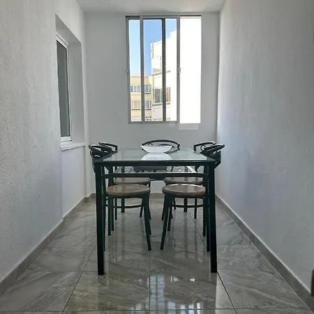 Vivienda En De 4 Apartman Arrecife