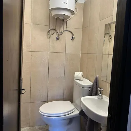 Vivienda En De 4 *